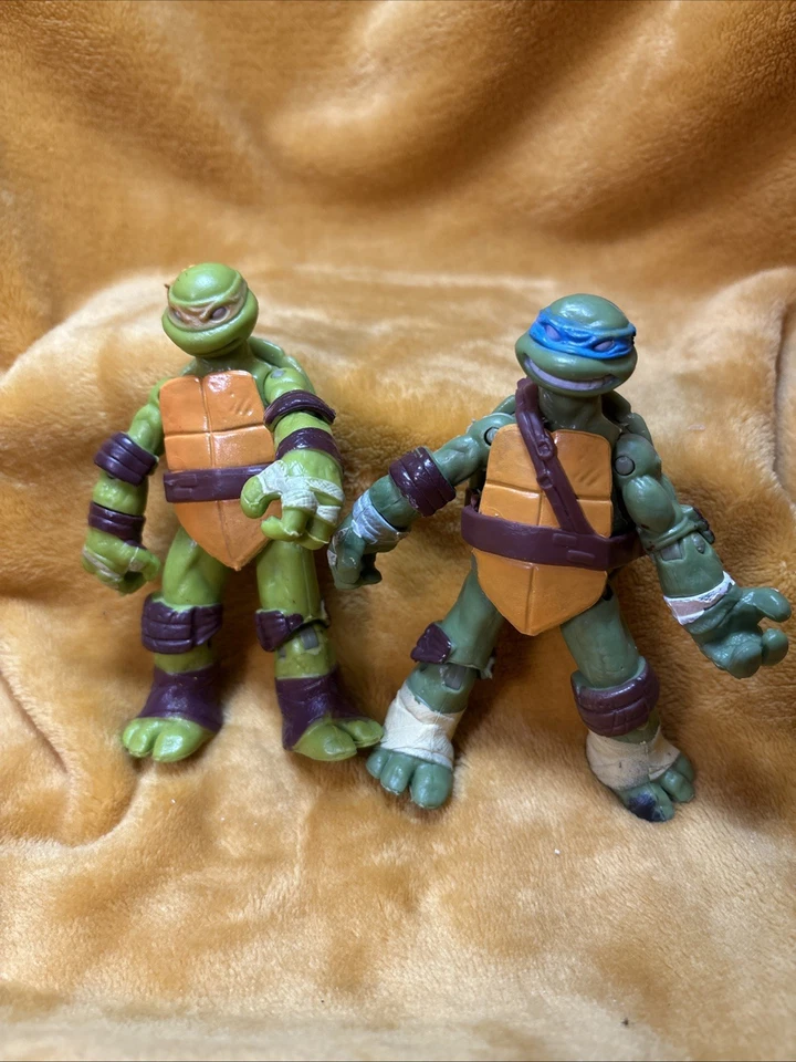 2012 Playmates TMNT Teenage Mutant Ninja Turtles Leonardo 4.5" Action Figure - Image 1 of 1