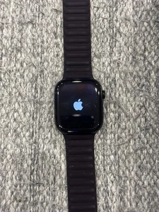 LOCKED Apple Watch Series 10 46mm Jet Black GPS with Magnetic Link band RRP $779 - Photo 1 sur 7
