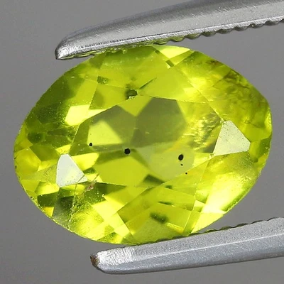 1.3ct t.w 8x6mm Oval Natural Green Peridot Gemstone, Myanmar - Image 1 of 4