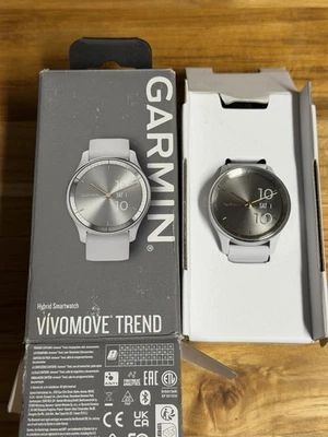 Reloj inteligente híbrido Garmin Vivomove Trend plateado/gris niebla (010-02665-03) Foto 1 de 4