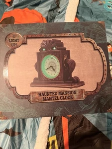 Disney Cruise Line DCL Treasure Haunted Mansion Parlor beleuchtete Kaminuhr NEU - Bild 1 von 1