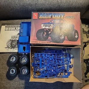 VINTAGE AMT ERTL BIGFOOT 4X4X4 FORD MONSTER TRUCK PARTIALLY ASSEMBLED *READ* - Picture 1 of 6