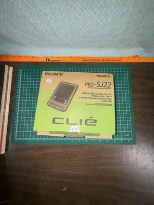 VINTAGE SONY PEG-SJ22 PALM OS 4.1 USED WITH BOX - Image 1 of 4