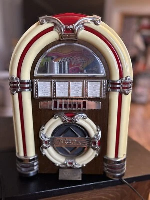 VINTAGE THOMAS CR-11 JUKEBOX AM/FM RADIO CASSETTE LIGHTS UP WORKS - Image 1 of 4