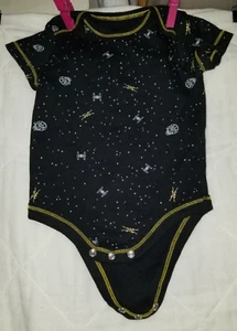 UNISEX INFANT STAR WARS BLACK SIZE 3-6 MONTHS BODYSUIT SHIPS AND FIGHTERS - Picture 1 of 3