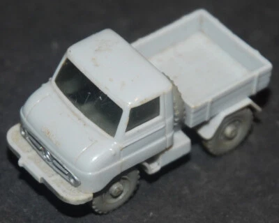 Wiking Unimog 411 hell grau 1:87 H0 - Bild 1 von 3