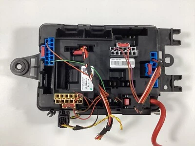2012-2016 宝马 328i 328 后后备箱保险丝继电器盒配电模块原始设备制造商。 — 第 1/4 张图片