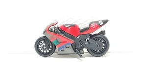 UCC Approx 1/50 Yoshimura SUZUKI GSXR-1000 2004 Motorcycle model - Picture 1 of 2