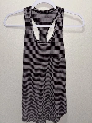Regata feminina Lululemon listrada racerback multicolorida tamanho 4 - Imagem 1 de 4