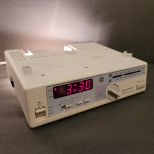 Vintage GE SPACEMAKER Under Cabinet AM FM Radio 7-4232A Clock Display VIDEO - Picture 1 of 18