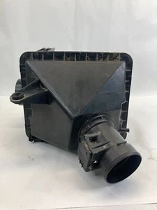 1999-2002 Toyota 4Runner 3.4L Engine Air Intake Cleaner Filter Box Housing OEM - Picture 1 of 4