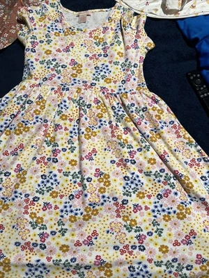 Vestido Floral Emma & Elsa Niñas Talla 16 Hasta la Rodilla Con Bolsillos Manga Corta Foto 1 de 4