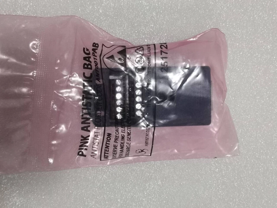 *NUOVO*National Instruments NI 9949 RJ-50 Adattatore terminale a vite, pezzo unico - Immagine 1 di 4