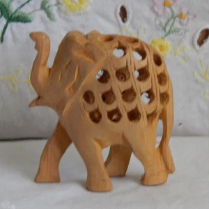 HANDGESCHNITZTE ELEFANTENFIGUR - Bild 1 von 6