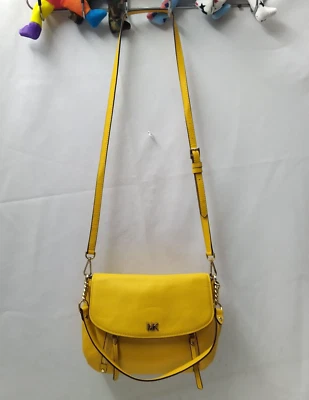 Bolso Bandolera Michael Kors Evie Girasol Cuero Amarillo Cierre Solapa Foto 1 de 4