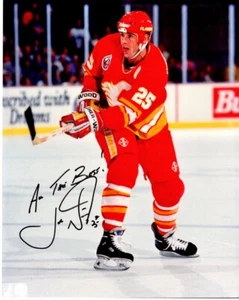 Joe Nieuwendyk Signed - Autographed Calgary Flames 8x10 inch Photo - Picture 1 of 2