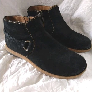 Born Damen Wildleder Stiefeletten Größe 8M schwarz geflochtener Riemen - Bild 1 von 16