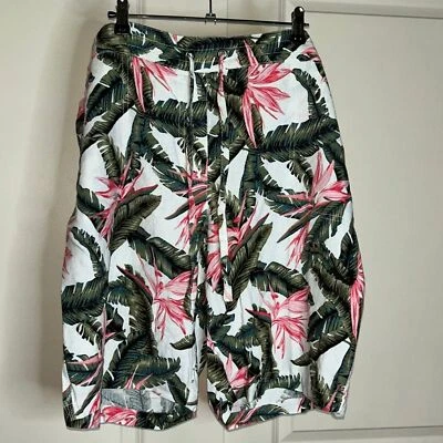 Pantalones cortos Per Se para mujer talla grande mezcla de lino estampado floral con cordón talla 3X Foto 1 de 4