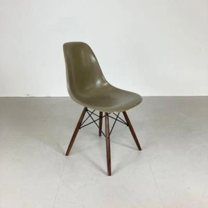EAMES DSW CHAIR HERMAN MILLER WALNUT DOWEL BASE 50s 60s RAW UMBER - Picture 1 of 6