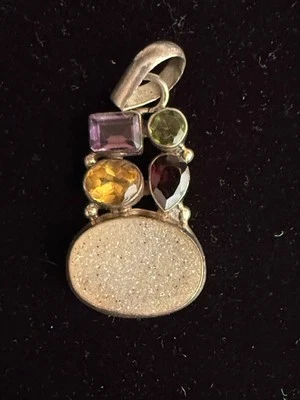 Colgante grande artesanal de plata de ley piedras facetadas amatista granate Sundance Foto 1 de 4