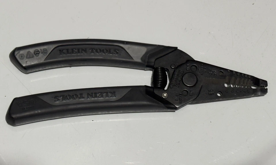 Klein Tools K11095BLK ОГРАНИЧЕННЫЙ ВЫПУСК Kurve Blackout устройство для зачистки проводов NEWNO УПАКОВКА - Изображение 1 из 1