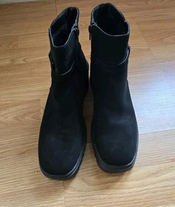 Bamboo women's ankle boot with lug sole and zipper, black, size 8 - Picture 1 of 11