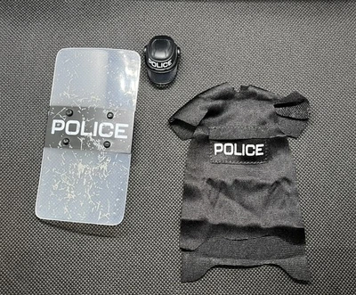 Hasbro GI Joe Classified Police (Helmet & Riot Shield) Accessories Fodder - Image 1 of 4