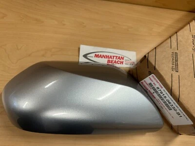 FUNDA ESPEJO DERECHO TOYOTA CAMRY SE XLE 18-24 CON PRODUCCIÓN FICOSA, PLATA 1J9 Foto 1 de 2
