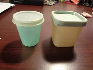 2 contenedores Tupperware vintage mini cuadrados redondos #2066 y enano #101 con tapas - Imagen 1 de 8