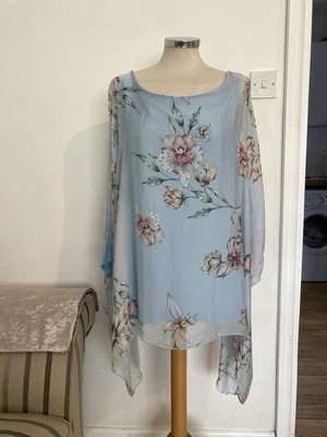 Size 12 To 16 Silk Mix Tunic Top Pastille Blue Floral Design Batwing Sleeve - Image 1 of 4