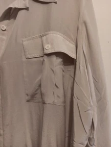 Twiggy London 100% Silk Light Gray Flap Pocket Button Up Lg Slv Blouse Size 3x - Picture 1 of 12