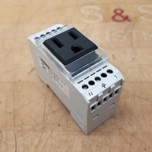 Phoenix Contact 5604734 Rail Mount Single Receptacle, 125VAC,15A - USED - Picture 1 of 5