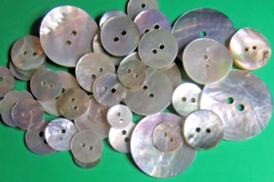 (35) VINTAGE 1/2"-1" IRIDESCENT WHITE SHELL 2-HOLE CRAFT BUTTONS-L854 - Picture 1 of 2