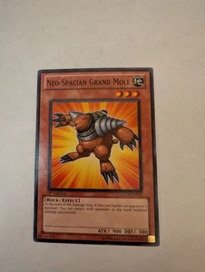 Yu-Gi-Oh TCG Neo-Spacian Grand Mole LCGX-EN022 1° Edizione Carta Comune NM - Foto 1 di 1