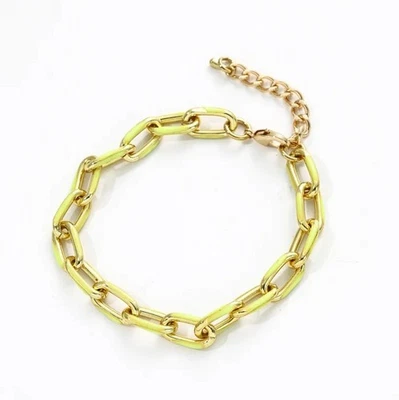 Brazalete de cadena de eslabones pequeños tono dorado detalles esmalte amarillo envío gratuito Foto 1 de 4