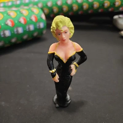 Figura de juguete Madonna Dick Tracy sin aliento Mahoney película de Disney Foto 1 de 2