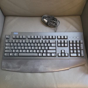 Vintage IBM KB-7953 Mechanical Keyboard Black Wired PS/2 QWERTY K6 w/ Wrist rest - Picture 1 of 5