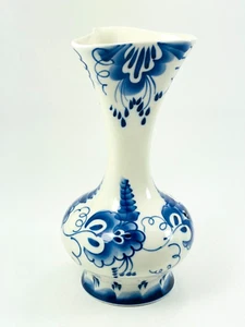 Vintage GZHEL Handmade Russia Blue White Flower Floral Vase Decorative 8.5"T - Picture 1 of 8