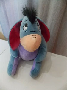 Kohls Cares Winnie the Pooh Bear's 11" peluche animal de peluche Eeyore juguete en buen estado - Imagen 1 de 2