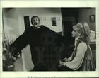 1971 Press Photo E.J. Peaker actress with other actor in scene. - mjp42925