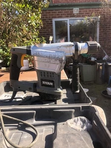 TITAN TTB571SDS SDS Plus Trapano avvitatore a percussione rotativo 230V 1250W - Foto 1 di 9