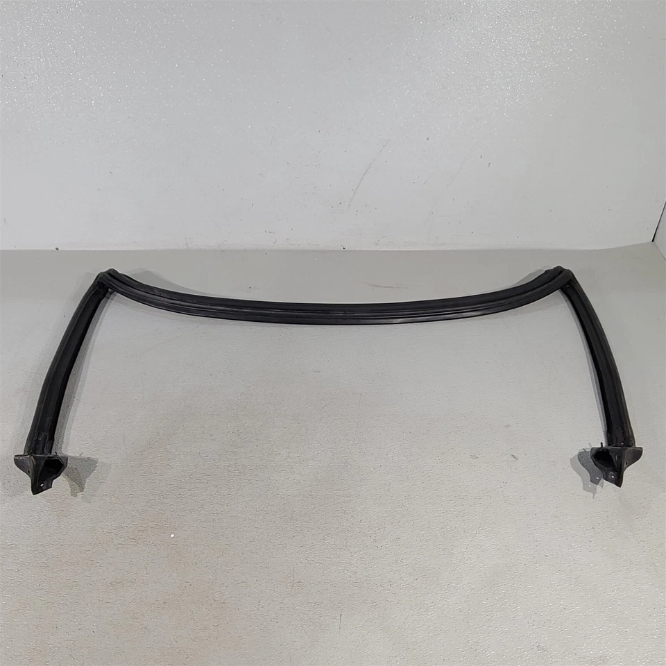 97-04 Corvette C5 挡风玻璃框架到 Targa 顶部 Weatherstriping Hatchback Aa742 — 第 1/4 张图片