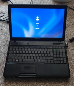 Toshiba Satellite C660D Radeon Laptop Windows 11 Webcam DVD SSD Gd Battery Cheap - Afbeelding 1 van 7