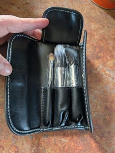 Bh Cosmetics Face Essential To Go 3 Piece Brush Set New - Picture 1 of 2