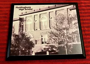 BELLISSIMA TARGA DA PARETE DA APPENDERE HUNTINGBURG INDIANA (SOUTHRIDGE) HS - LEGNO - RARA - Foto 1 di 2