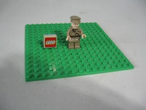 LEGO MINIFIGURE RETIRED INDIANA JONES COLONEL DOVCHECKO FROM 2008 - Picture 1 of 5