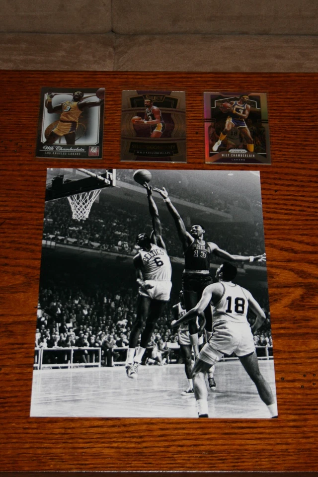 WILT CHAMBERLAIN OVER BILL RUSSEL 照片和卡片收藏 全新 非常优秀 — 第 1/4 张图片