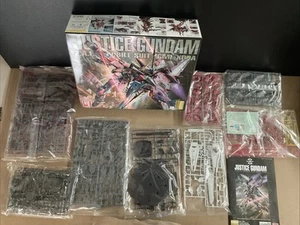 Bandai Gundam SEED Justice Gundam MG 1/100 model kit venditore USA - Foto 1 di 20