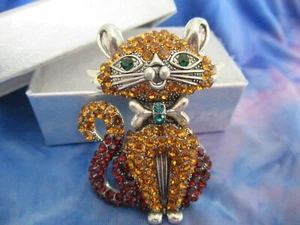 DESIGNER STYLE CAT ADORABLE AUBURN RHINESTONE SITTING CAT KITTEN BROOCH - Picture 1 of 7