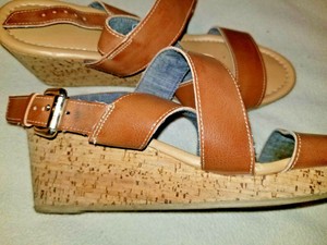dr scholls closed toe sandals